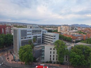Rent Flat in La Fama. Alquiler de piso de estudiantes en juan xxiii junto a tranvía