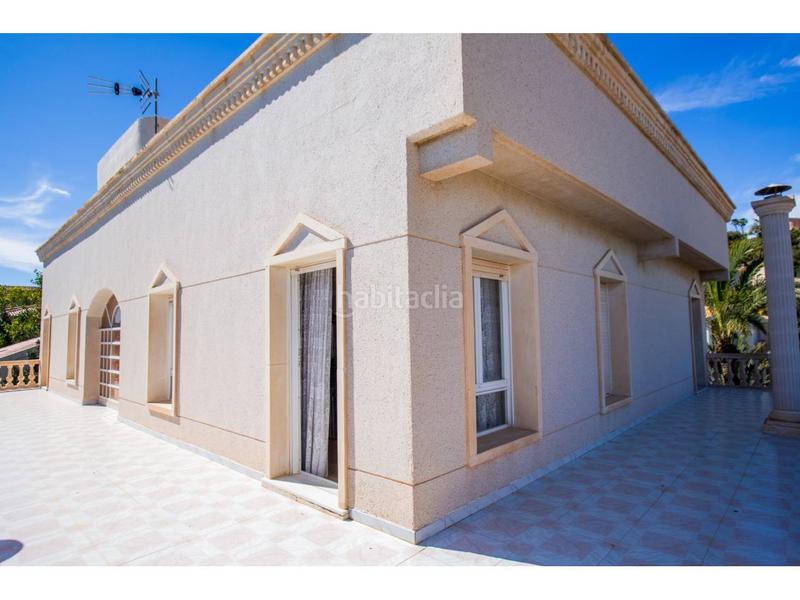 Foto 03149df2-f6b5-4ed7-87fe-bbc9d9263bca. Rent chalet with heating parking pool in Pueblo Español-Coveta Fumá Campello (el)