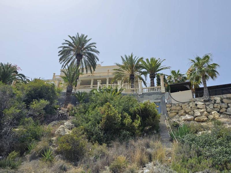 Foto 4810243d-e38f-42f7-b466-a55e8cf361cf. Rent chalet with heating parking pool in Pueblo Español-Coveta Fumá Campello (el)