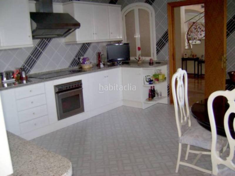 Foto 67576b95-ab9b-4df9-80b7-cb962b8389c4. Rent chalet with heating parking pool in Pueblo Español-Coveta Fumá Campello (el)