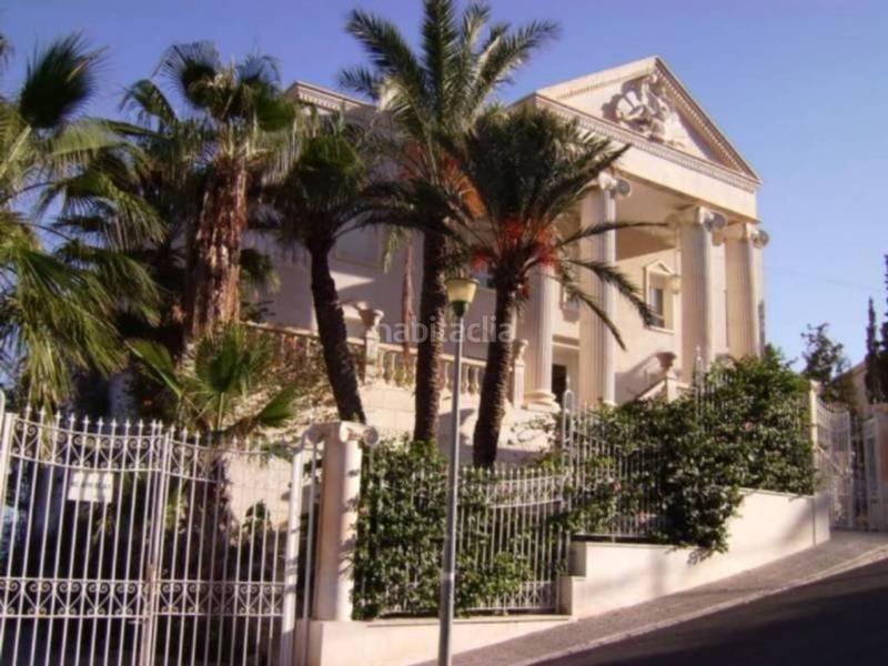 Foto 6c767129-759e-4fbf-9674-90c152f55e14. Rent chalet with heating parking pool in Pueblo Español-Coveta Fumá Campello (el)