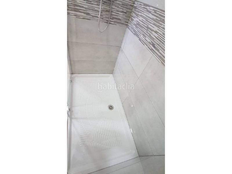 Foto b51d61d2-5b71-47c1-b09f-2a8f84f72865. Alquiler piso atico en zona San Antón en San Antón Alicante