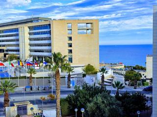 Location Appartement  Glorieta reino unido. Si quiere ser contactado expliquenos su perfil laboral