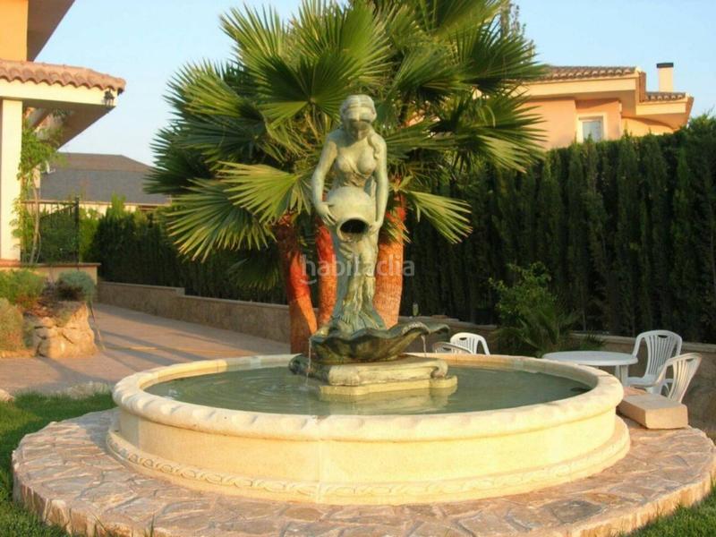 Foto f47f4e26-f11e-4952-9eb8-86e38d36e872. Chalet  en venta en Petrer
