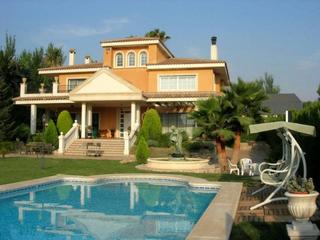 Xalet a Petrer. Chalet en venta