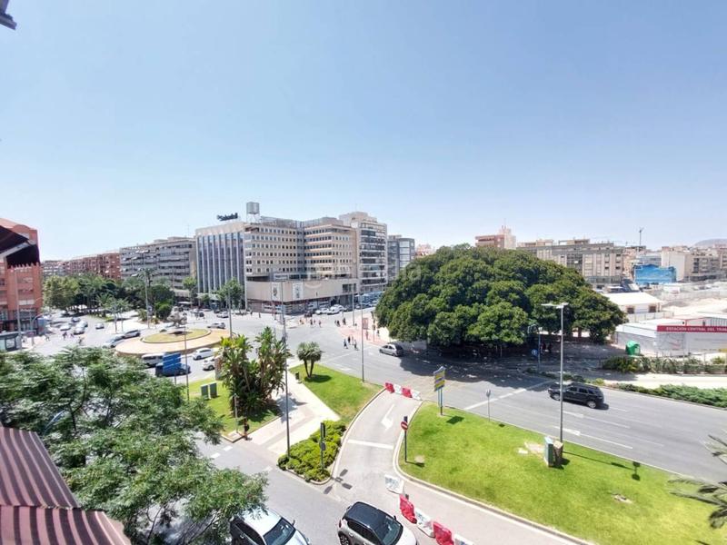 Foto 4a22087d-d5f1-42c0-ab10-97e178909389. Alquiler piso  en alquiler en ensanchediputación03003 en Alicante