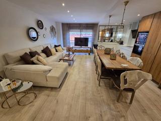 Miete Etagenwohnung  Castelar. Piso en alquiler en centro tradicional03003