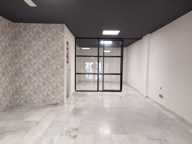 Foto 2a84423d-9aaf-48ec-9926-e1ae2f53056f. Alquiler local comercial local en alquiler junto a la diputación!!! en Alicante