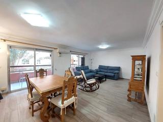 Miete Etagenwohnung  Benito pérez galdós. Piso en alquiler en mercado03004