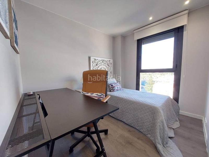 Foto 86aca36a-ec84-4626-90cb-aae913459577. Rent flat with heating parking pool in Playa Muchavista Campello (el)