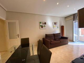 Etagenwohnung in Ensanche-Diputación