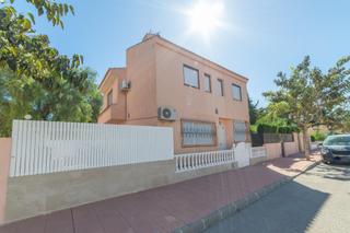 Casa aparellada a Santiago de La Ribera