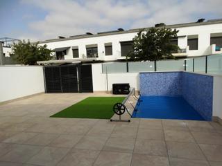 Reihenhaus en Santiago de La Ribera. Adosado con solrium y piscina en santiago de la ribera