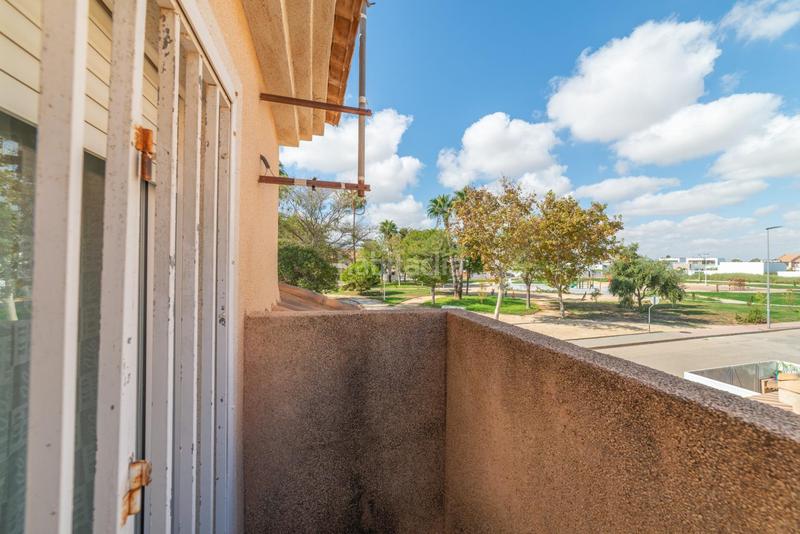 Foto 9b902f11-b936-45a0-99e1-838543f06059. Casa aparellada amb aparcament a Santiago de La Ribera San Javier