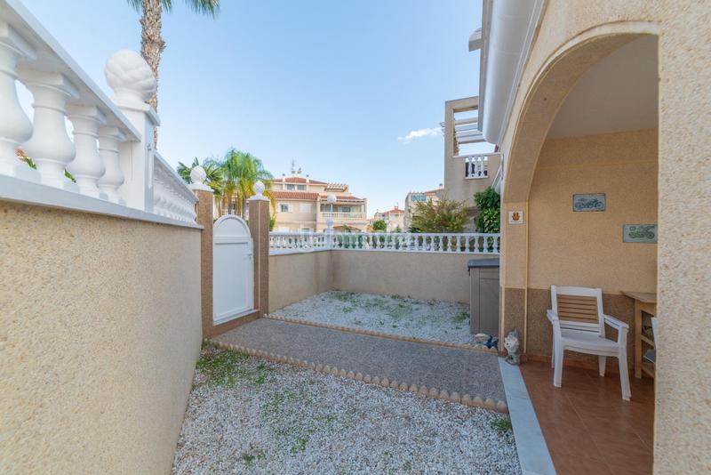 Foto 618d7e59-927f-4aed-99f9-9e2d353463d6. Casa aparellada amb piscina a Zeniamar - Horizonte - La Campana Orihuela