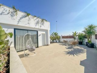 Casa aparellada  Avenida academia general del aire