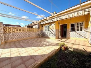 Casa adosada en Lo Pagán. Vivienda en planta baja de 3 dormitorios en san pedro del pinata
