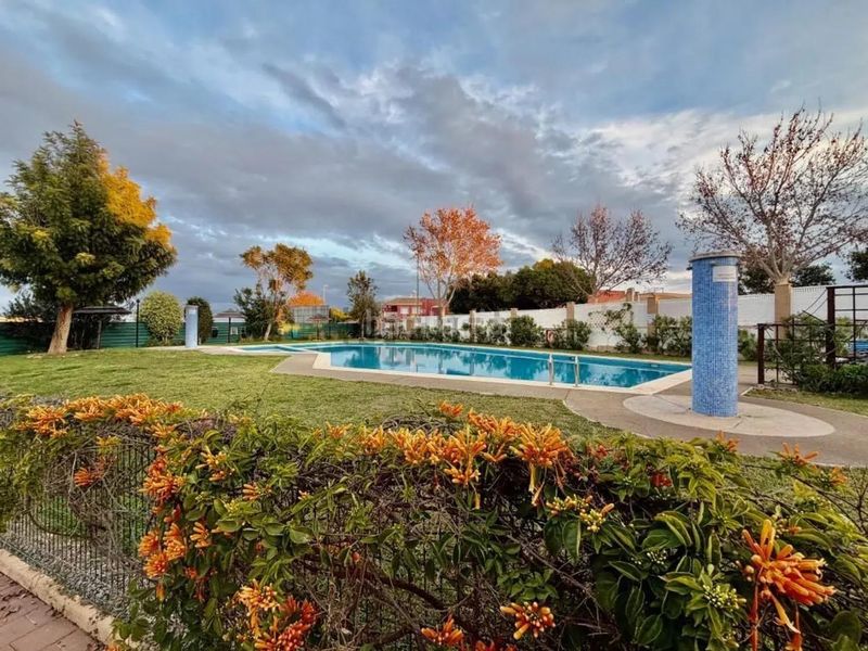 Foto b2022ff0-35ec-41ec-aec1-6676b80df4b3. Erdgeschoss mit parking pool in San Cayetano Torre - Pacheco