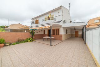 Casa aparellada  Calle pio xii