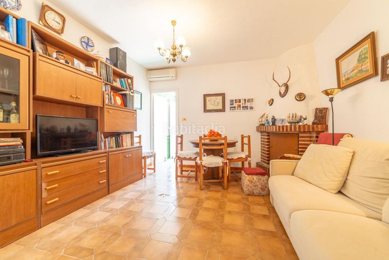 Foto e31bce67-ad35-4ae3-9566-176a59f6f9fb. Casa adossada a Santiago de La Ribera San Javier
