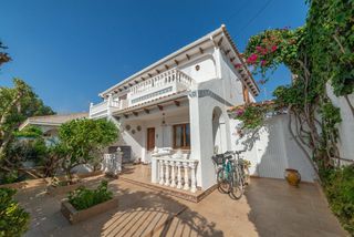 Casa aparellada a Santiago de La Ribera