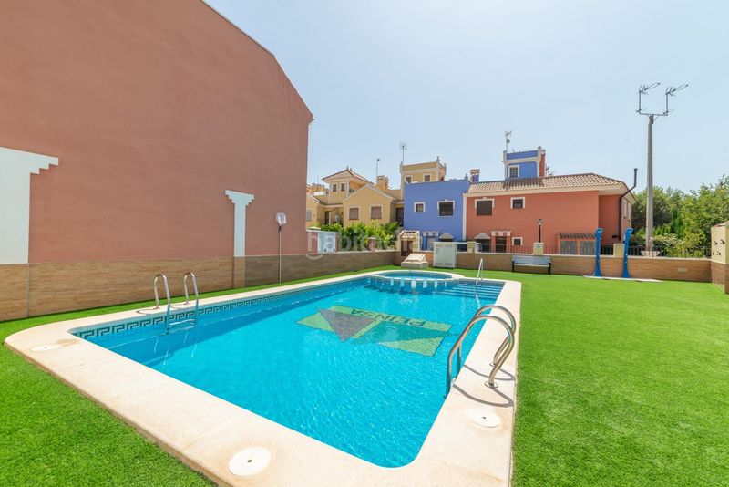 Foto 8bf2cefe-4a26-4d69-a0e8-4b86a866edab. Casa adossada amb calefacció aparcament piscina a San Javier