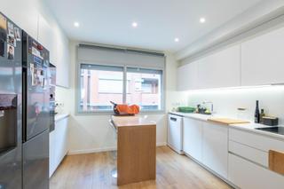 Casa adossada  Carrer lluis. Casa en creu alta jujnto borras y papa pius. oportunidad
