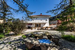 Maison  Carretera olesa, d'. Casa señorial en el centro de vacarisses, con jardín, vistas y m