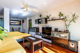 Flat in Ca n'Aurell. Piso en excelente estado con accesibilidad total  listo para ent