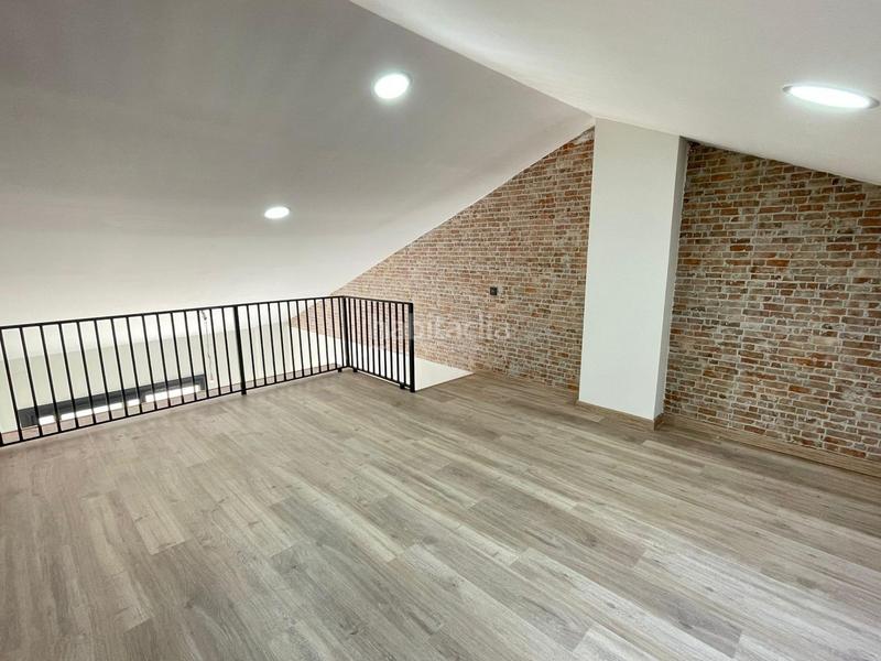 Foto 8ae5e304-b564-433a-a84c-b79d6dceda80. Dúplex amb calefacció a Ca n'Aurell Terrassa