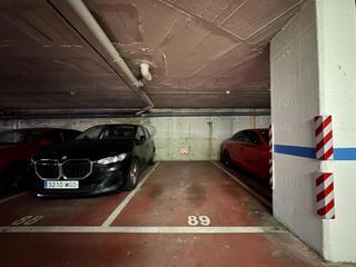 Autoparkplatz in Carrer de font i sagué 6. Plaza de parking muy accesible en carrer font i sagué 6, junto a