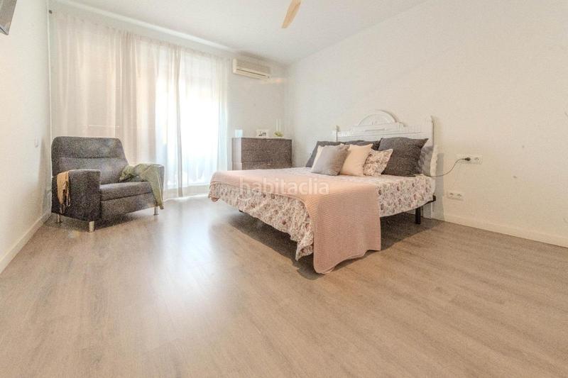 Foto 348630fd-df2e-4938-92fd-8bf4983a60ac. Casa amb calefacció a Centre Sabadell