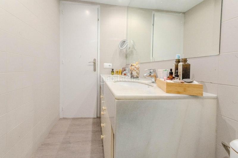 Foto 3c30c3b2-b7e9-4e82-8c9b-b1e13a65ed23. Casa amb calefacció a Centre Sabadell