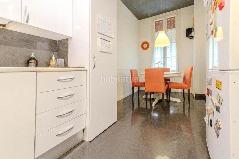 Foto 453ad1d2-8574-4e9d-8aeb-76f975439e0e. Casa amb calefacció a Centre Sabadell