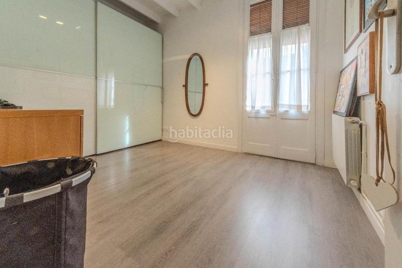 Foto 9c0581b7-248a-4542-90fc-2a6924d017e7. Casa amb calefacció a Centre Sabadell