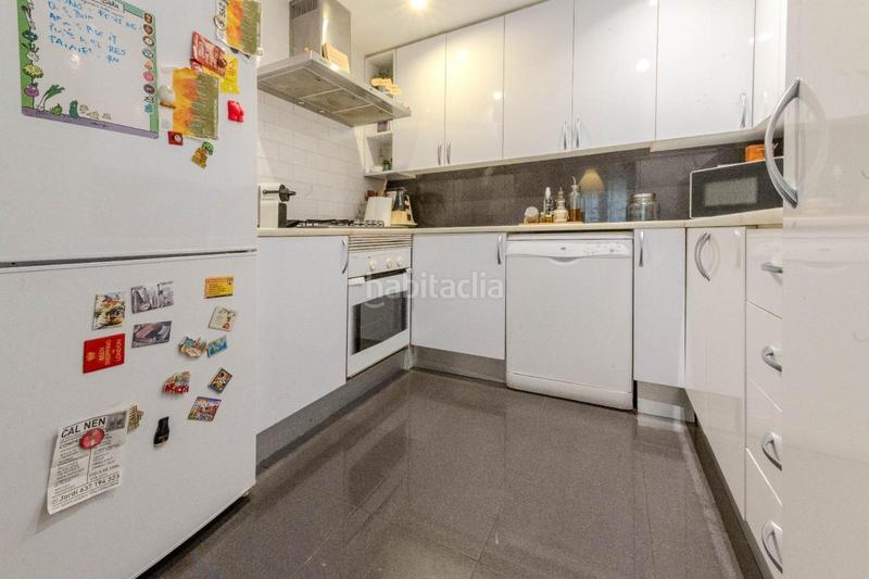 Foto a2612b2c-6afd-4f95-9ba8-42d88eb8a4d1. Casa amb calefacció a Centre Sabadell