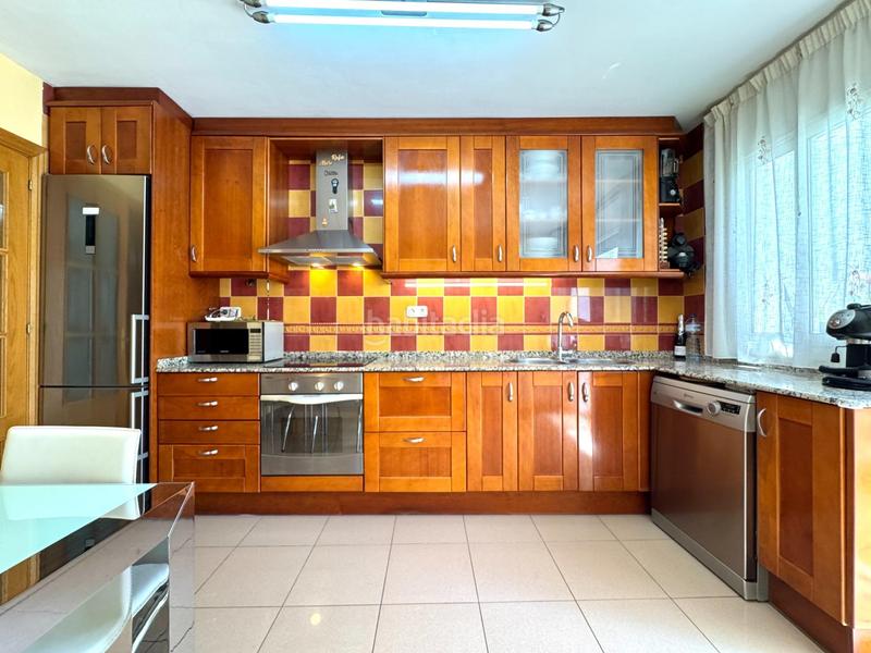 Foto 008c392c-71f6-4561-bf4c-c1ec8fca7c6a. Reihenhaus mit heizung parking in Gràcia Sabadell