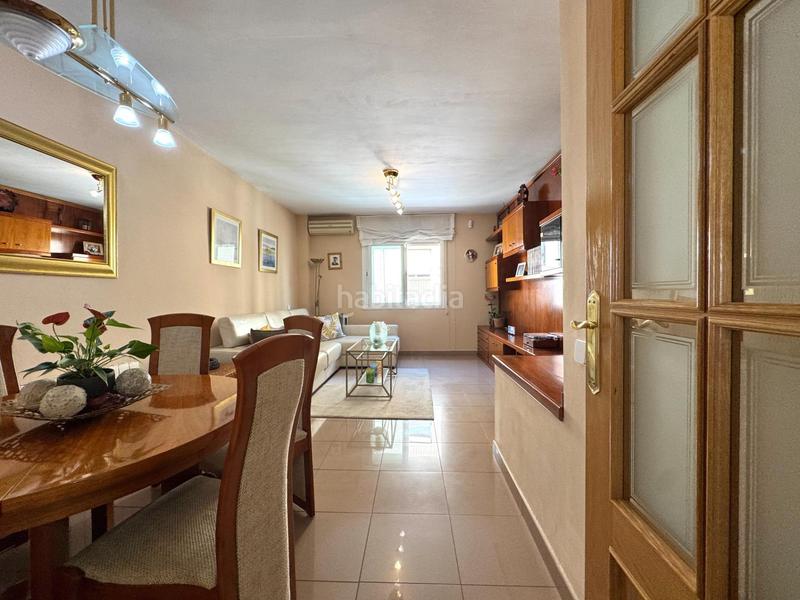 Foto 2305145e-5716-4221-88be-fb5632d159f8. Reihenhaus mit heizung parking in Gràcia Sabadell