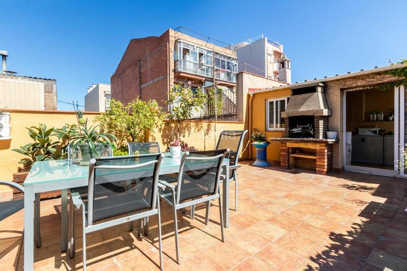 Foto 3c897a37-2b7a-4e70-9e12-2267670dbe93. Haus mit heizung parking in Creu Alta Sabadell