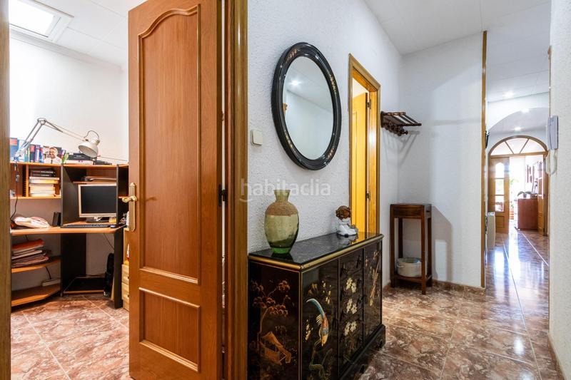 Foto c26e46e4-8314-4845-bbb0-d504d663e031. Haus mit heizung parking in Creu Alta Sabadell