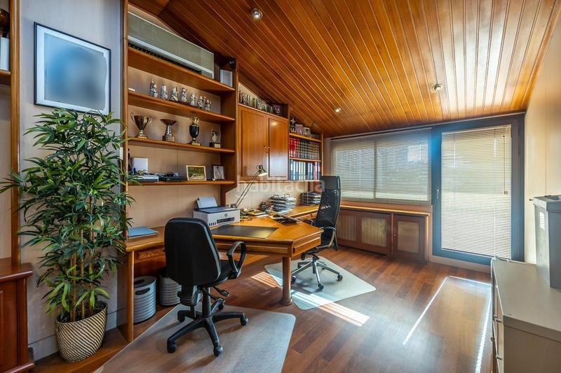 Foto 298cac3e-66a4-4449-9c87-5c627d9b8e95. Casa con riscaldamento parcheggio in Centre Sabadell