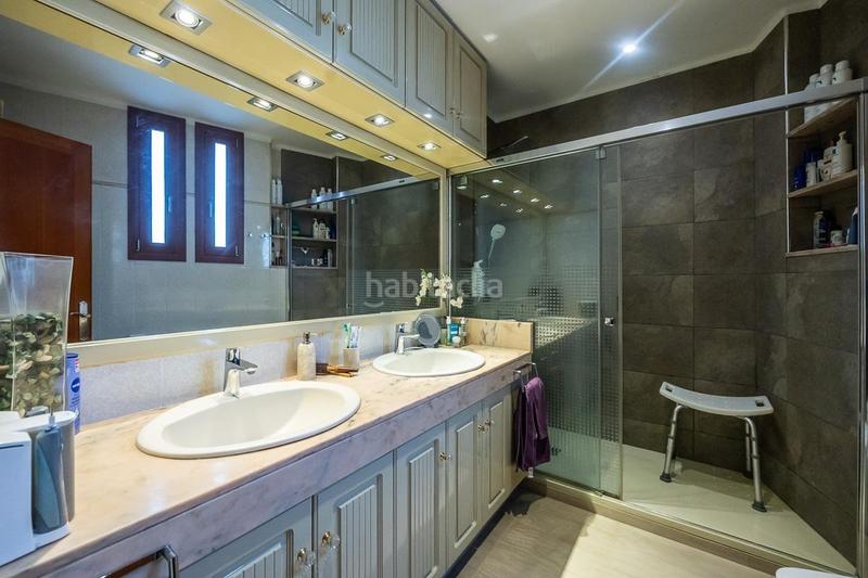 Foto b285ad49-f66e-4dce-bf62-36b0371ad011. Casa con riscaldamento parcheggio in Centre Sabadell