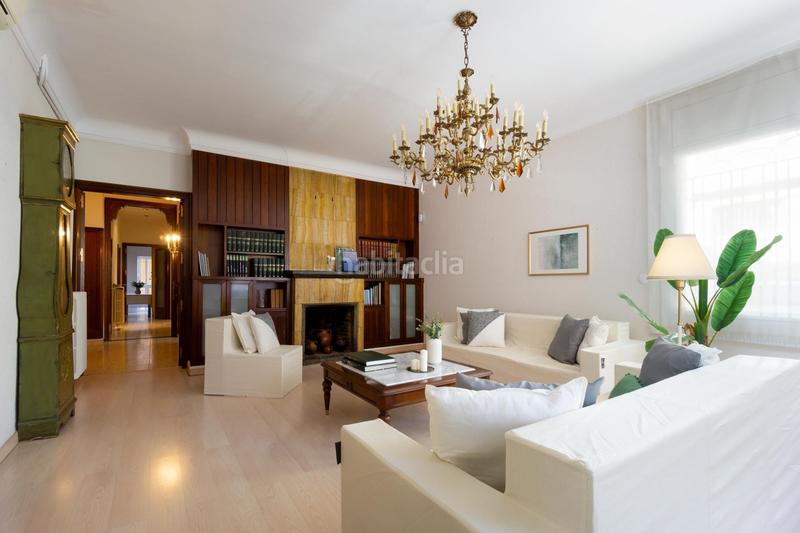 Foto a16a45a6-d60a-427d-a4c2-50431e95d347. Maison jumelée avec chauffage parking dans Hostafrancs Sabadell