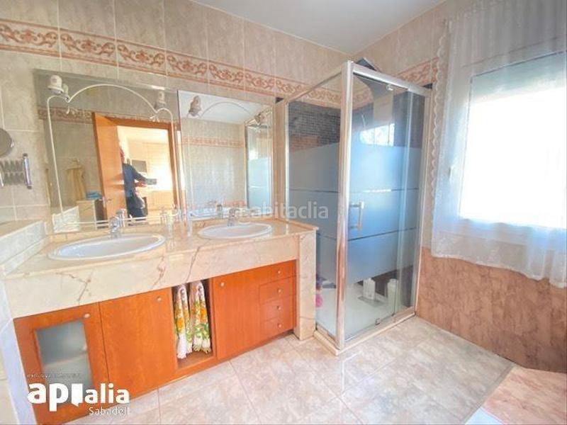 Foto 6cad553b-4908-4620-a452-f0d5187f460c. Chalet con riscaldamento parcheggio piscina in Castellarnau Sabadell