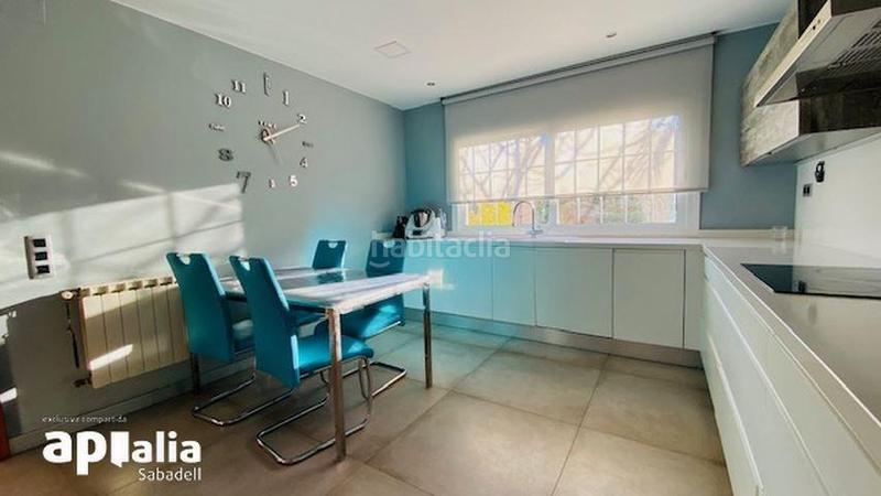 Foto cce0af68-b070-43d1-8641-eef1b055f832. Chalet con riscaldamento parcheggio piscina in Castellarnau Sabadell