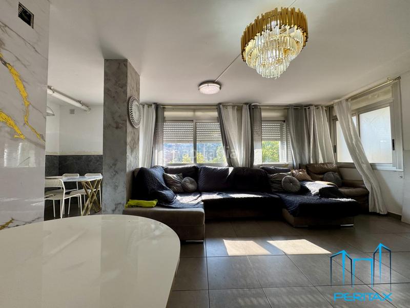 Foto f3f4ac4e-427e-440c-bd2d-657c0106ac05. Pis amb aparcament a Can Puiggener Sabadell