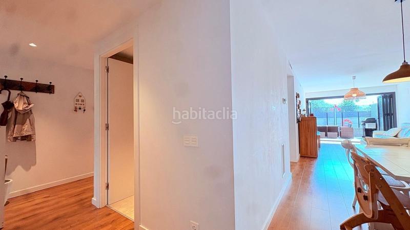 Foto b49d990d-974a-44fa-a6a8-dcc06eb99091. Planta baixa amb calefacció aparcament piscina a Castellar del Vallès