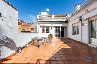 Maison à Creu Alta. Dos oportunidades en una local comercial y vivienda en el corazó