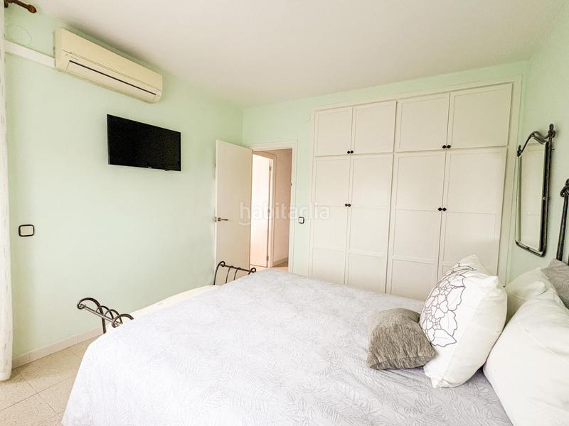 Foto d16e1198-b520-49a6-8159-ec0ce0aaac7a. Casa adosada espaciosa casa adosada, de 5 habitaciones, patio y sótano. en Castellar del Vallès