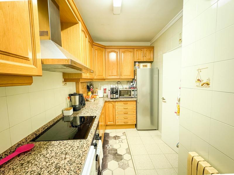 Foto d9ed1530-c5fb-4540-b2b8-1460c1878af6. Casa adosada espaciosa casa adosada, de 5 habitaciones, patio y sótano. en Castellar del Vallès